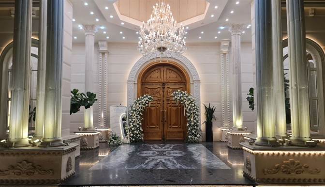 تالار عروسی شاپرک یکی از تالارهای بزرگ در شهر رشت است که برای برگزاری جشن های بزرگ مناسب می باشد، این تالار در اول جاده فومن سه راه خاور شهر رشت واقع شده است